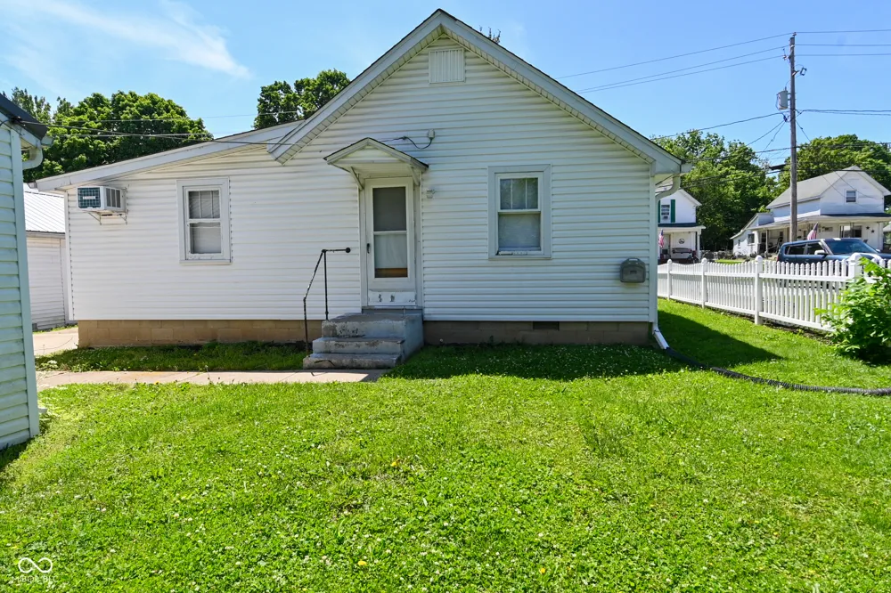 118 8th Street Middletown, IN 47356