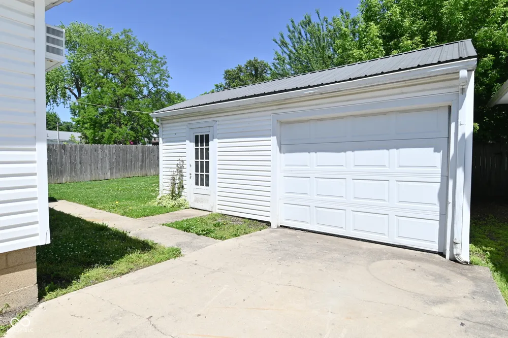 118 8th Street Middletown, IN 47356