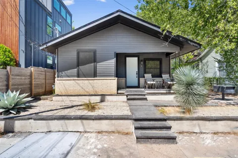 2204 Santa Rita Street
