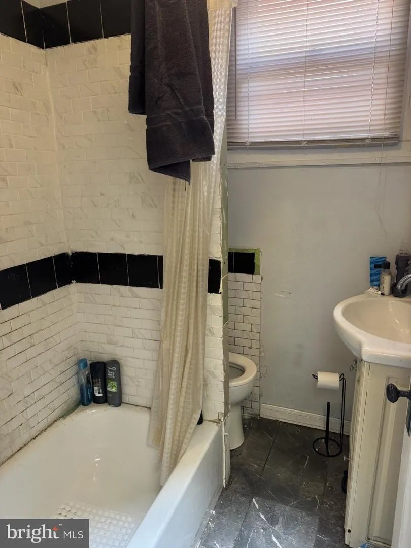 426 E 28TH STREET Baltimore, MD 21218