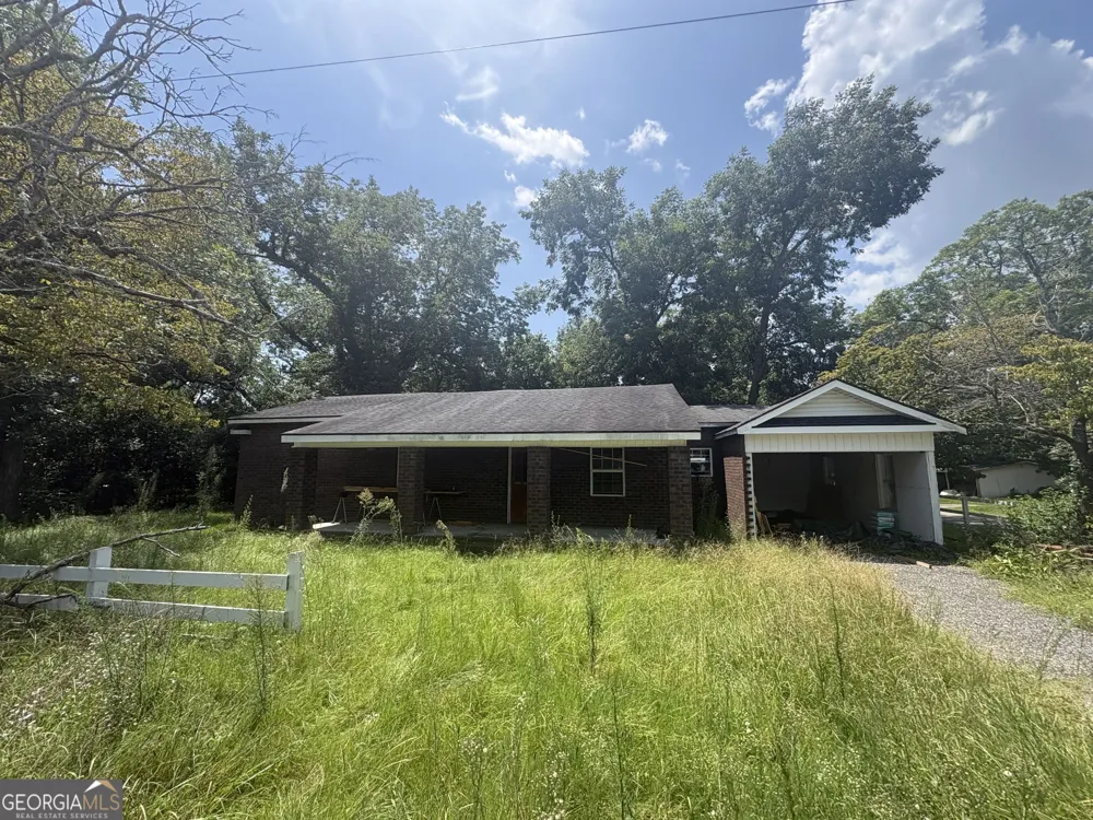 151 N 7th ST Cochran, GA 31014