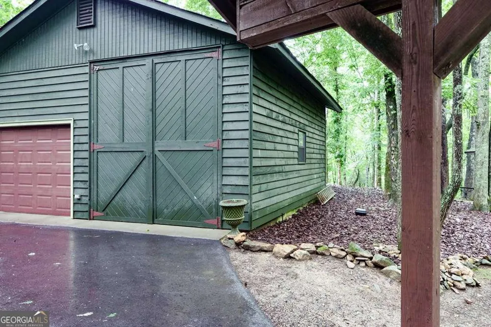 11 Treasure LN Blairsville, GA 30512