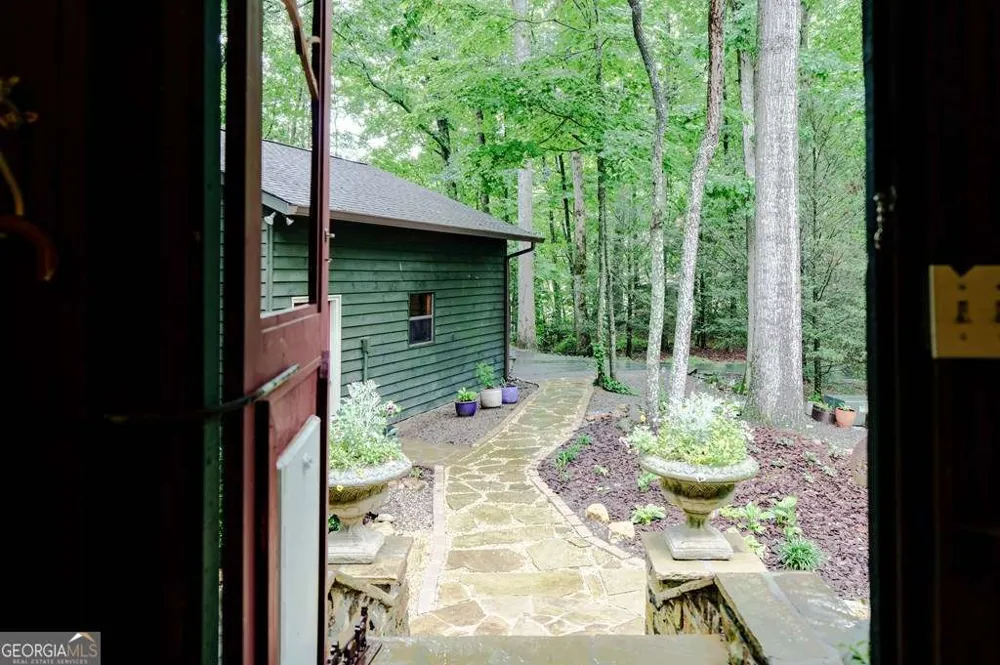 11 Treasure LN Blairsville, GA 30512