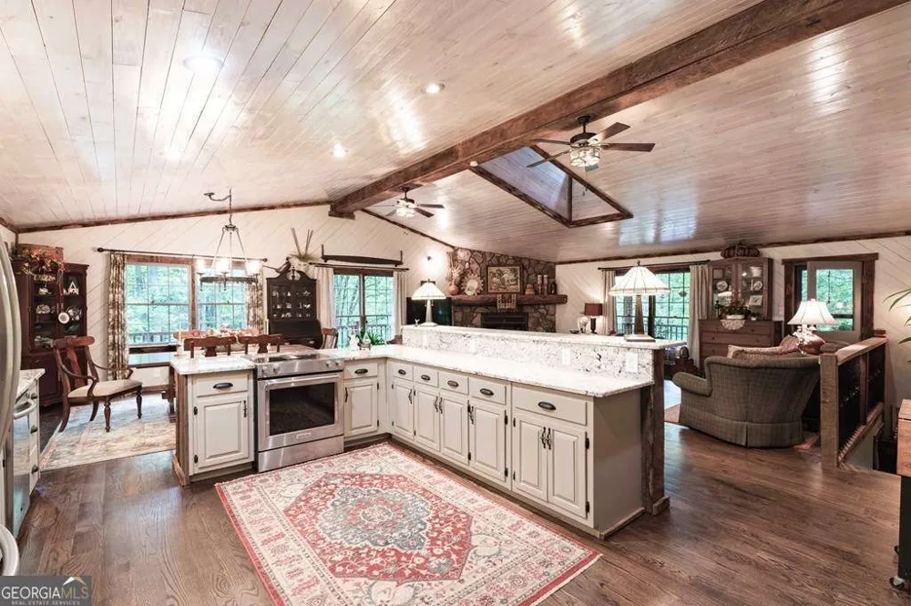 11 Treasure LN Blairsville, GA 30512