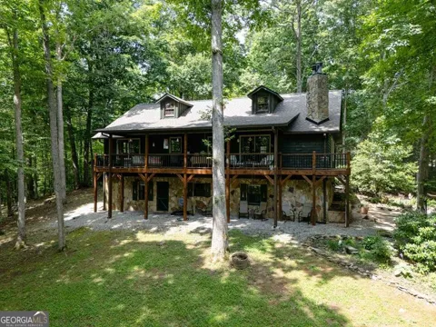 11 Treasure LN