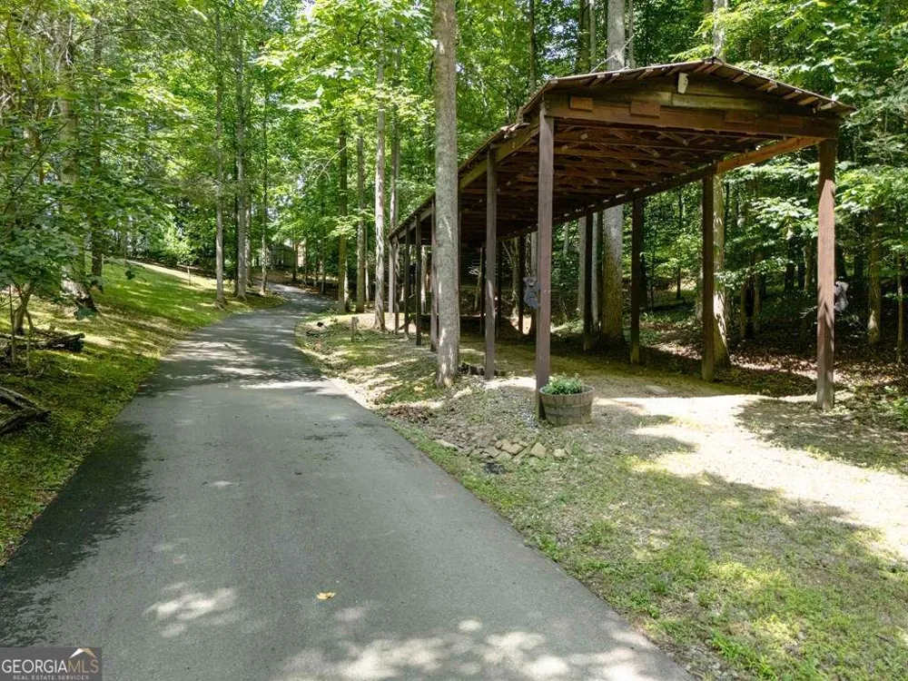 11 Treasure LN Blairsville, GA 30512