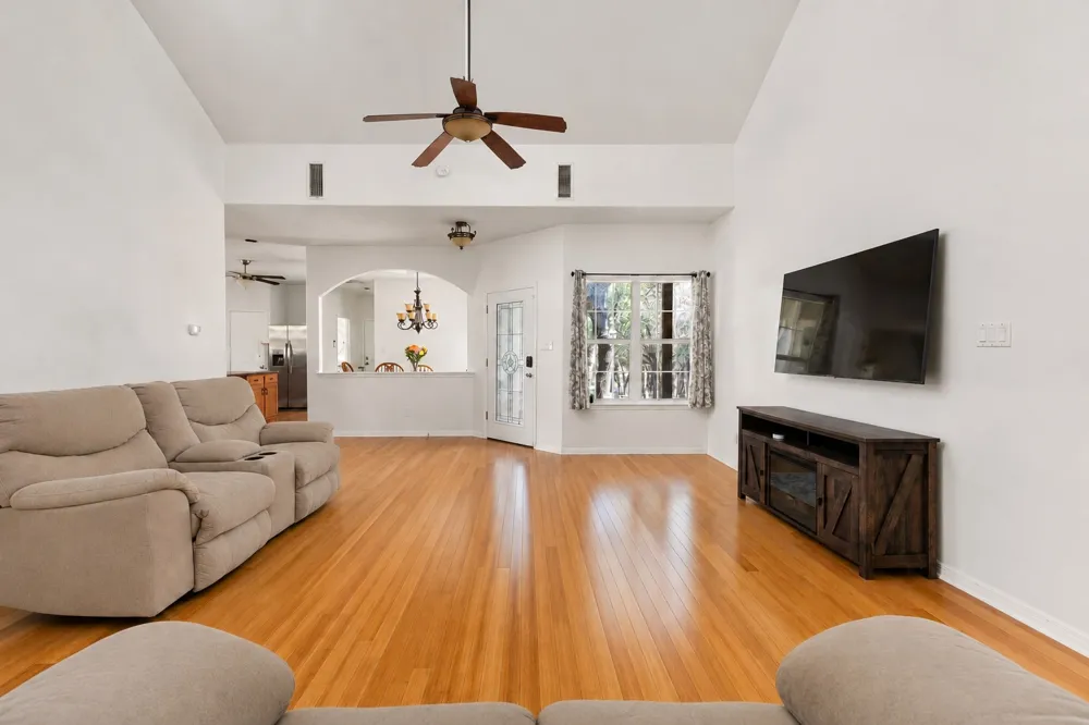 204 Deer Creek Circle Dripping Springs, TX 78620