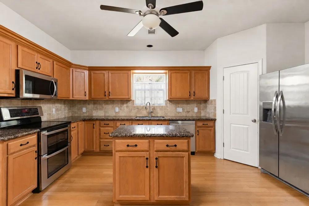 204 Deer Creek Circle Dripping Springs, TX 78620
