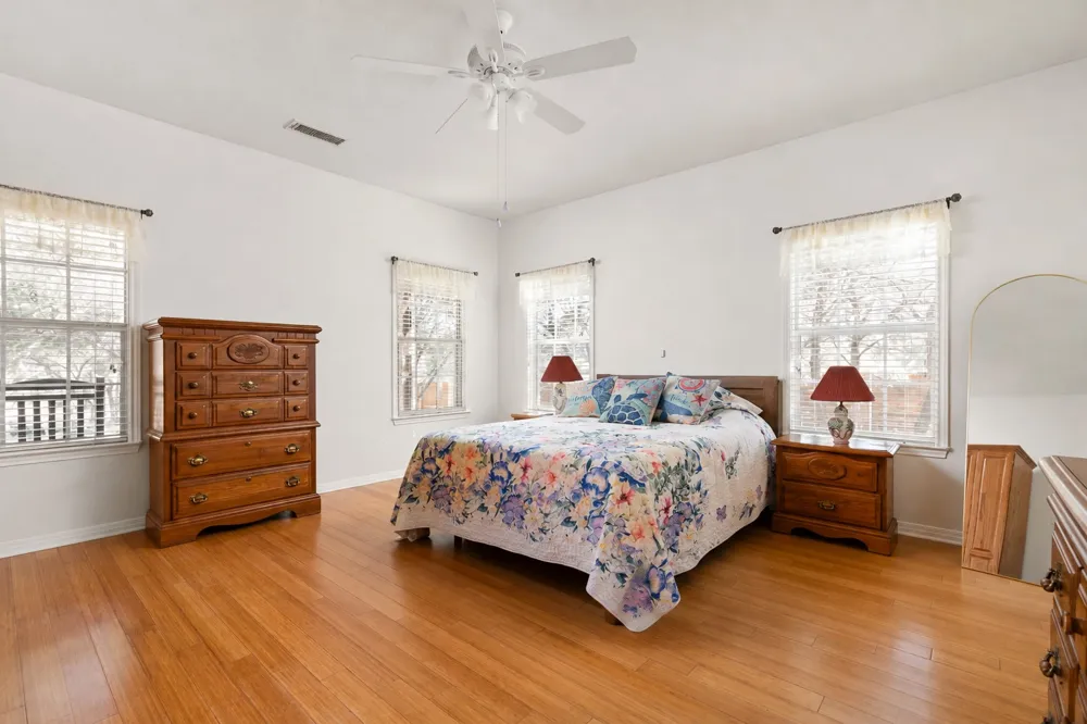 204 Deer Creek Circle Dripping Springs, TX 78620