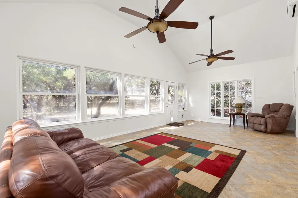 204 Deer Creek Circle Dripping Springs, TX 78620