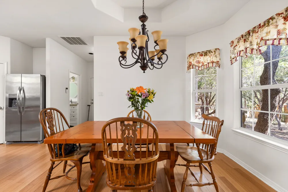 204 Deer Creek Circle Dripping Springs, TX 78620