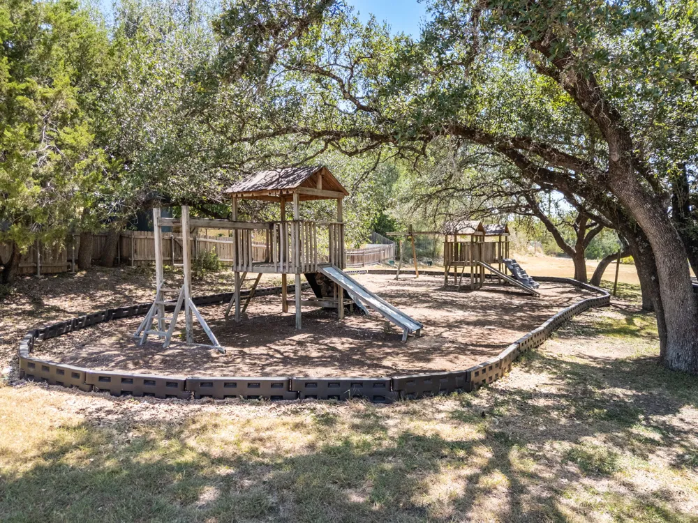 204 Deer Creek Circle Dripping Springs, TX 78620