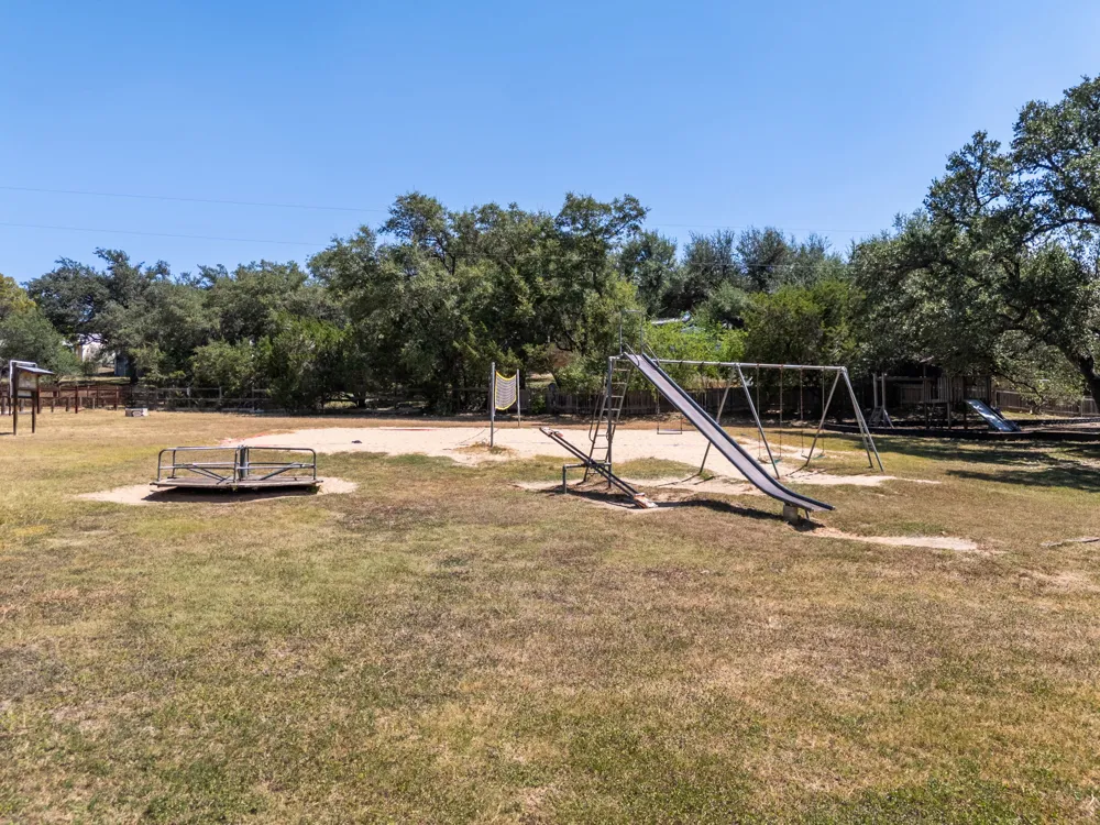 204 Deer Creek Circle Dripping Springs, TX 78620