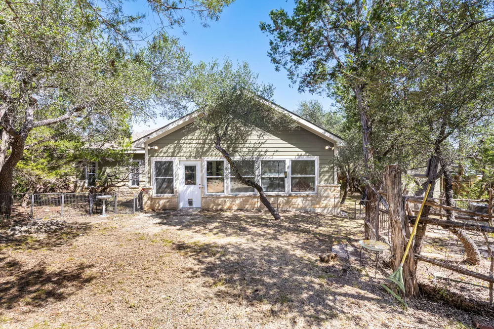 204 Deer Creek Circle Dripping Springs, TX 78620