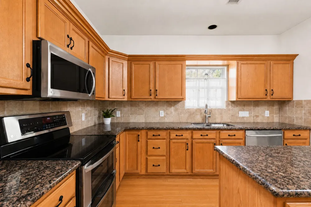 204 Deer Creek Circle Dripping Springs, TX 78620