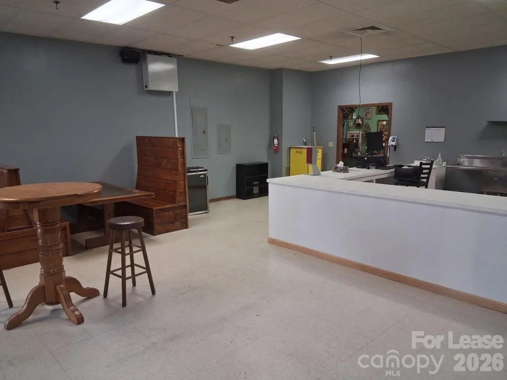 10 Francis Road Hendersonville, NC 28792