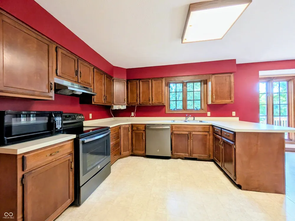 18402 E Redbud Court Hope, IN 47246