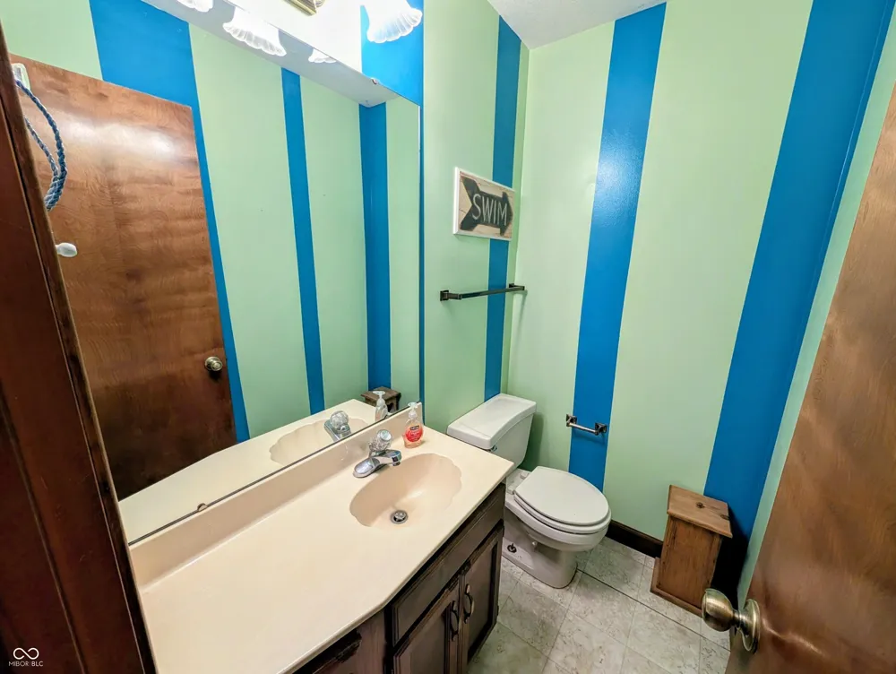 18402 E Redbud Court Hope, IN 47246