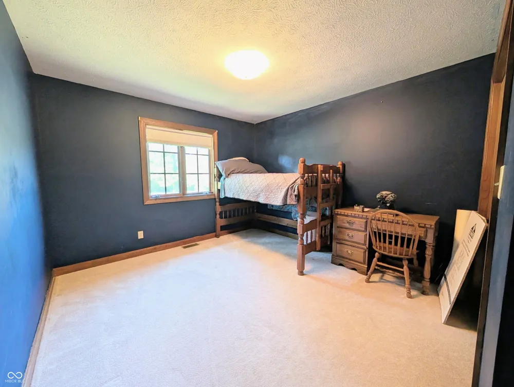 18402 E Redbud Court Hope, IN 47246