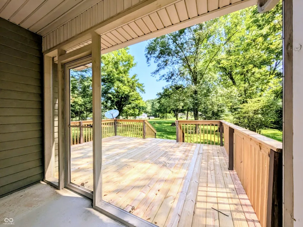 18402 E Redbud Court Hope, IN 47246