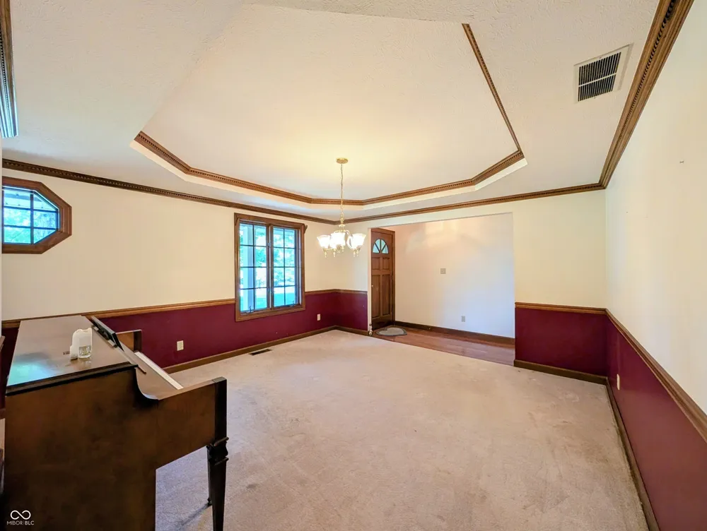18402 E Redbud Court Hope, IN 47246
