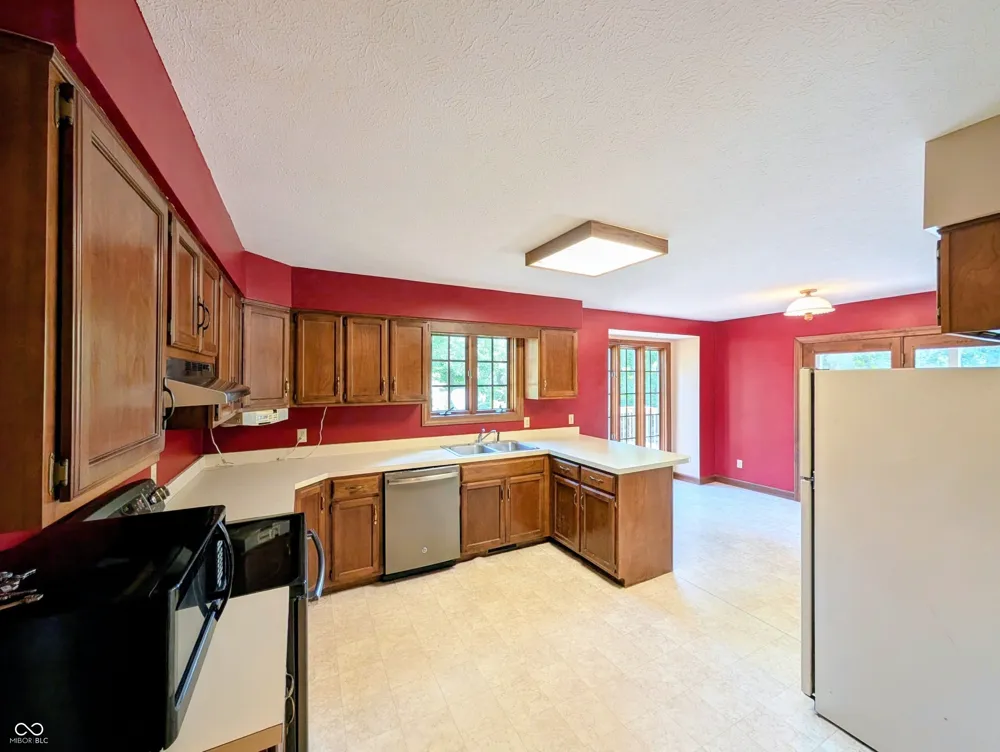 18402 E Redbud Court Hope, IN 47246