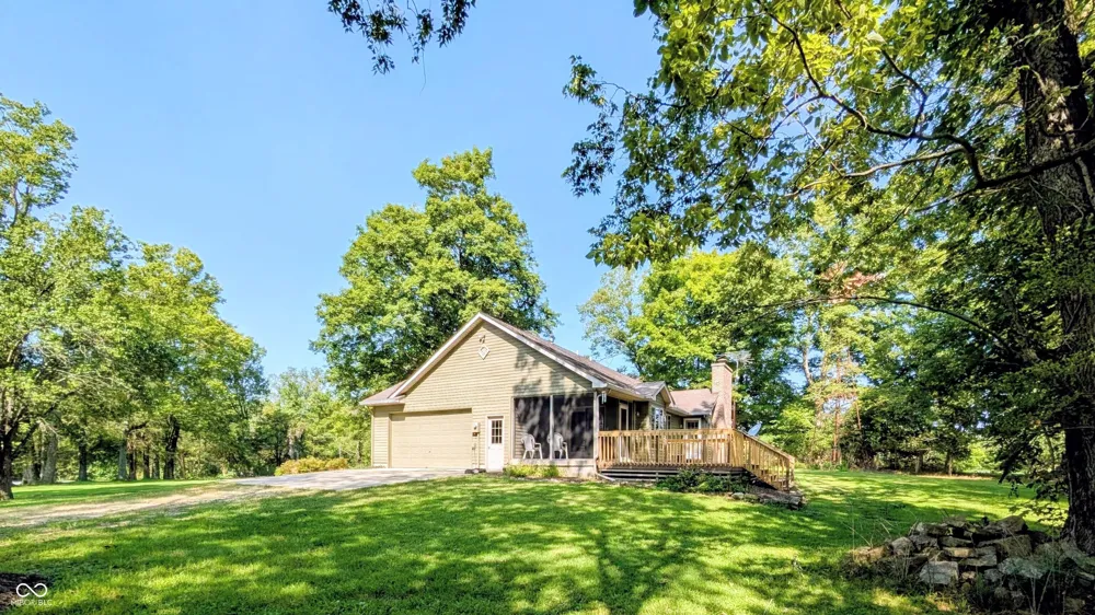 18402 E Redbud Court Hope, IN 47246