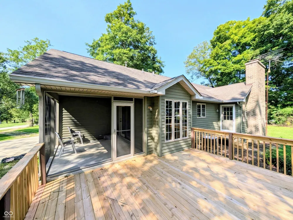 18402 E Redbud Court Hope, IN 47246