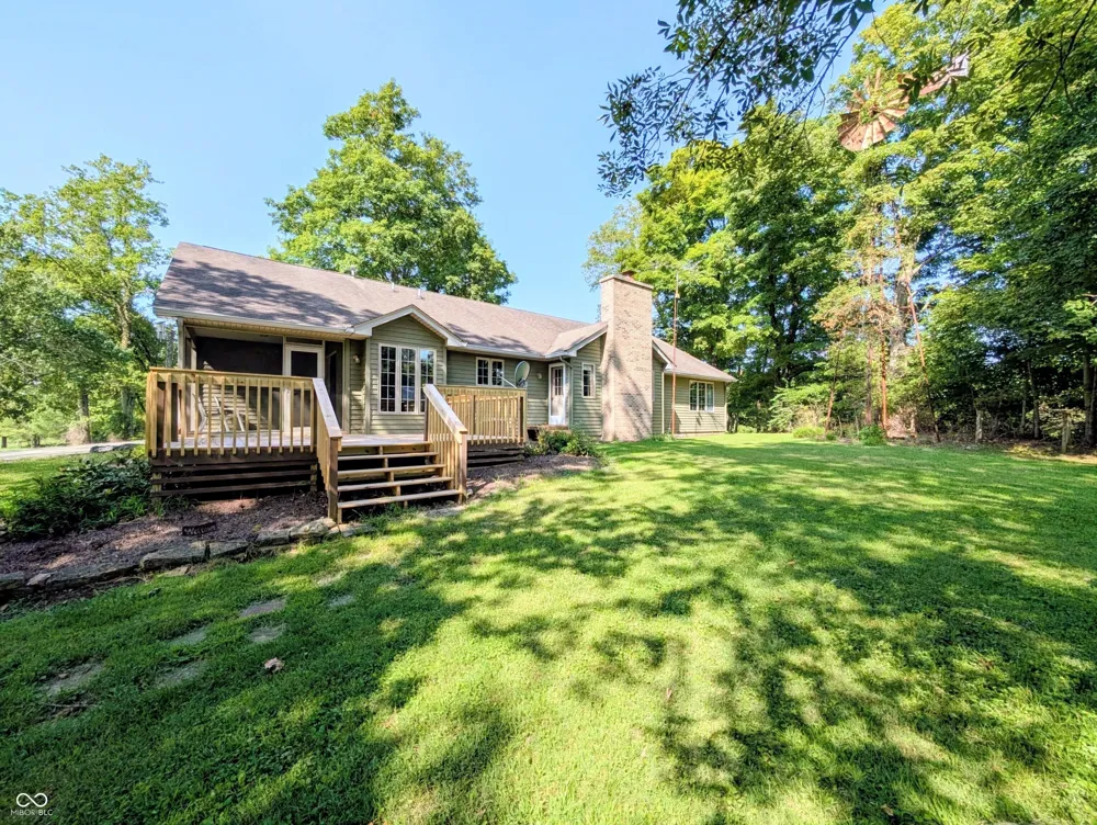 18402 E Redbud Court Hope, IN 47246