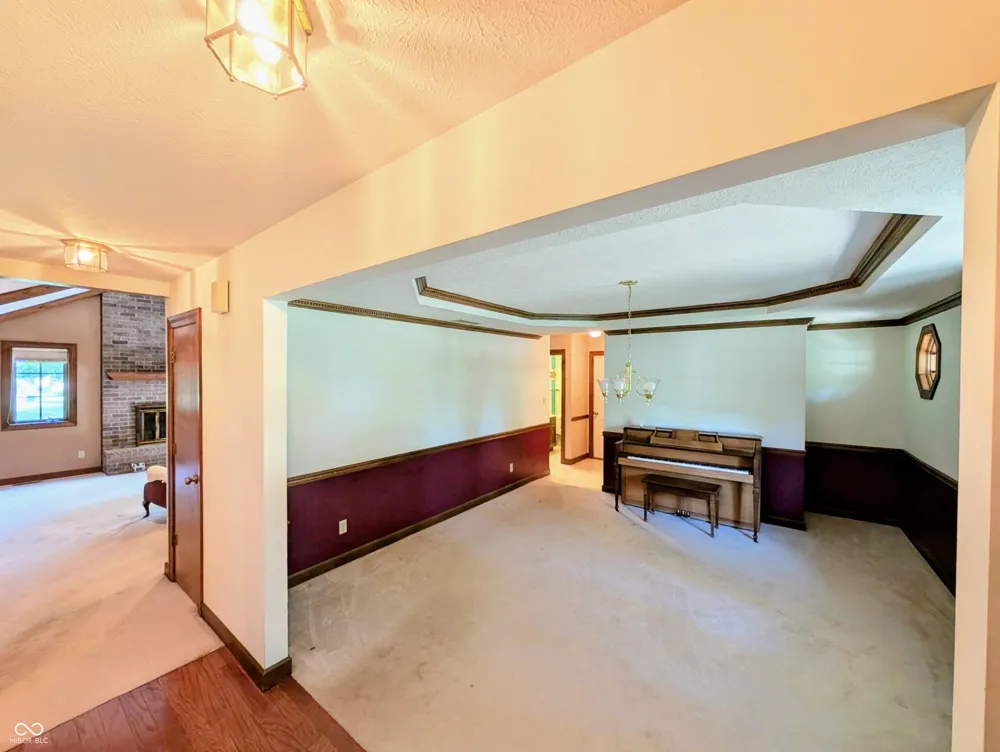 18402 E Redbud Court Hope, IN 47246