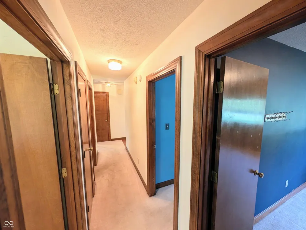 18402 E Redbud Court Hope, IN 47246