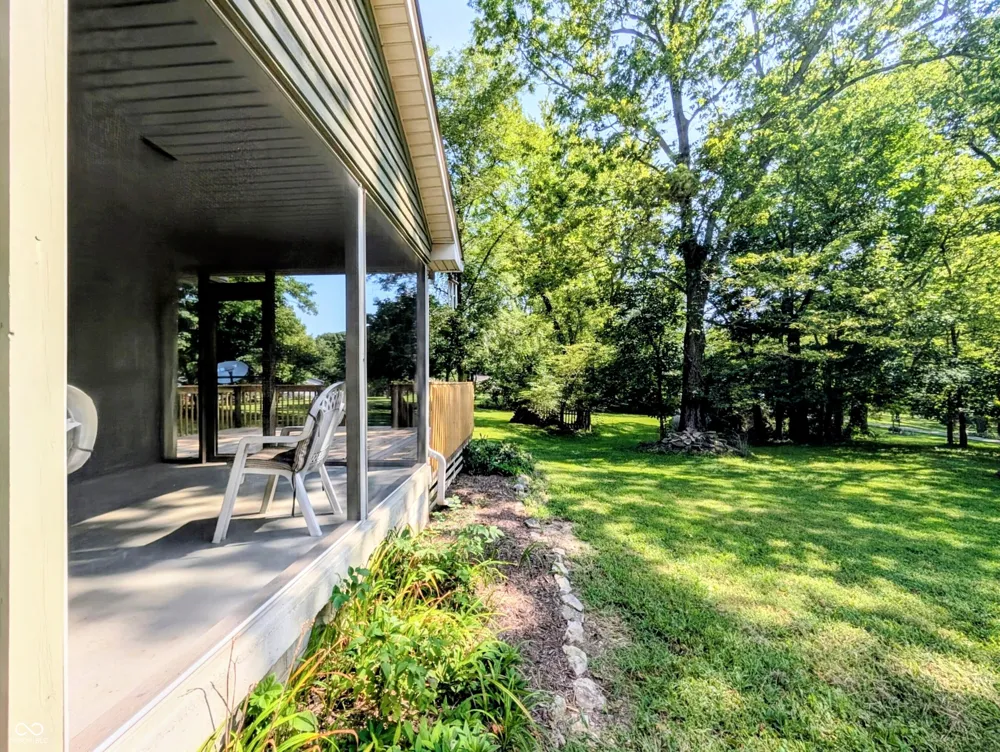 18402 E Redbud Court Hope, IN 47246