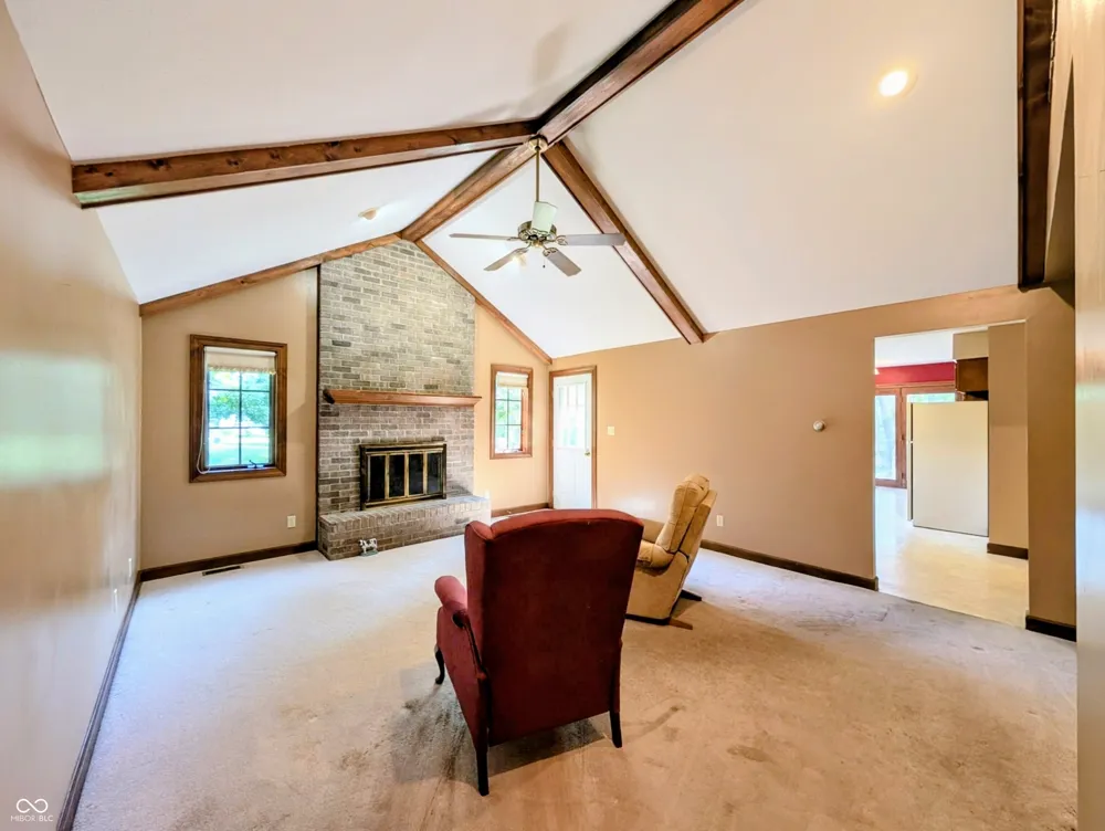 18402 E Redbud Court Hope, IN 47246
