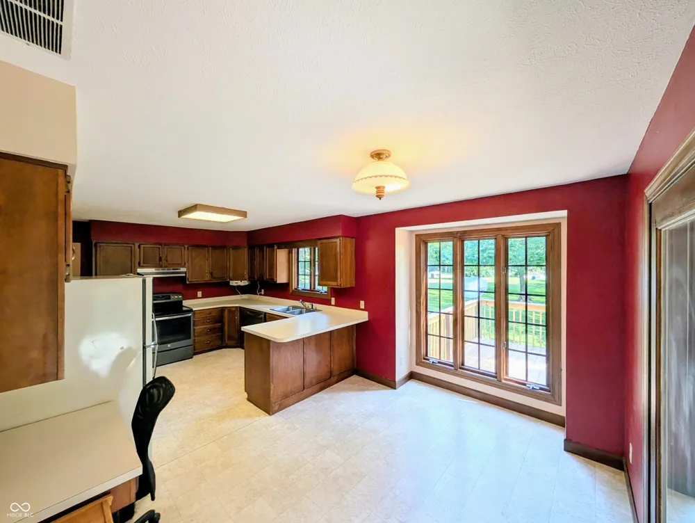 18402 E Redbud Court Hope, IN 47246