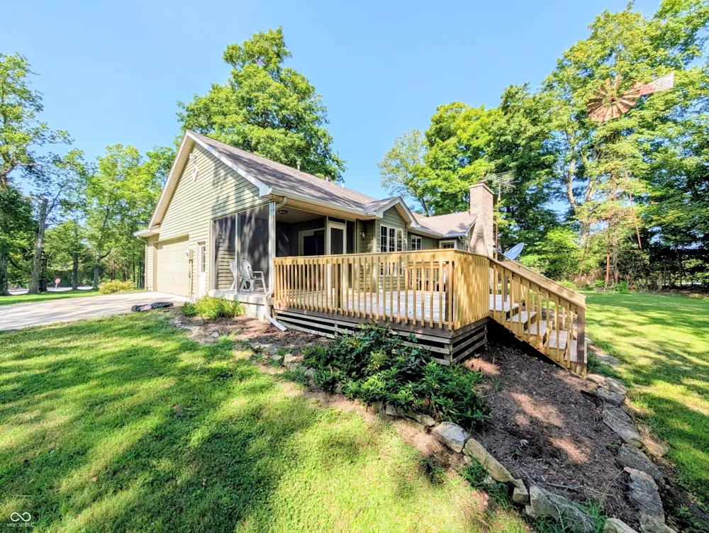 18402 E Redbud Court Hope, IN 47246