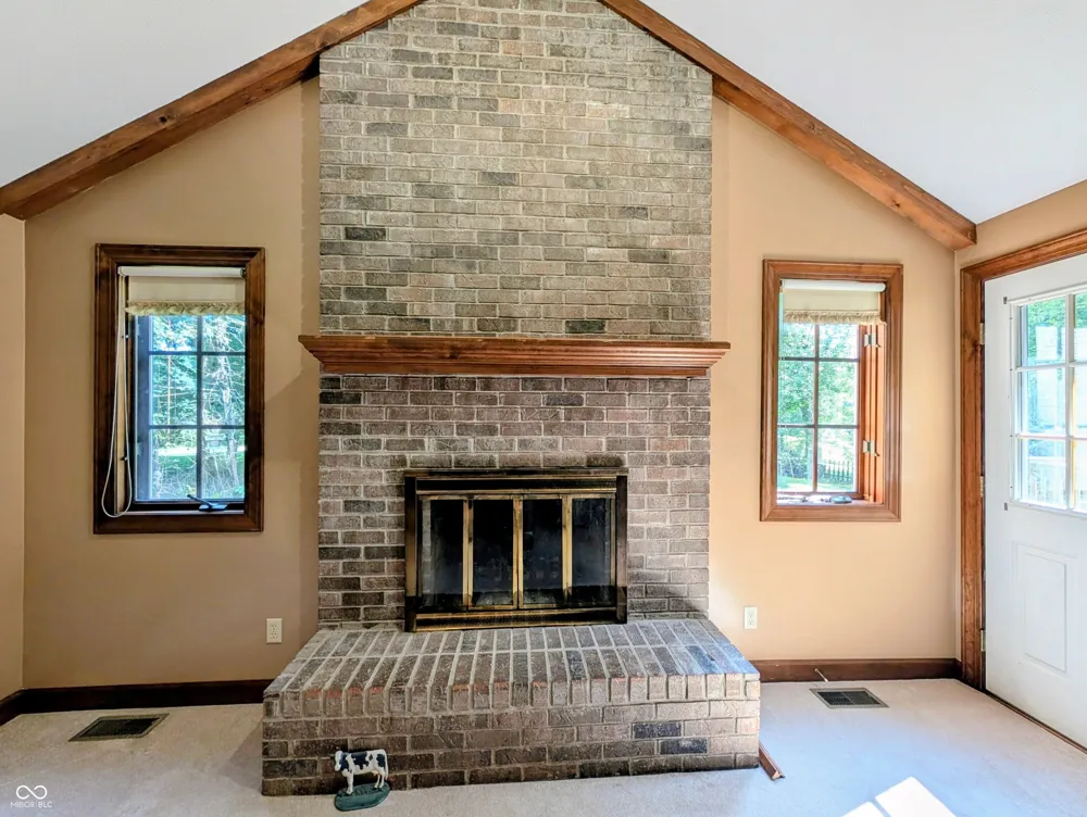 18402 E Redbud Court Hope, IN 47246