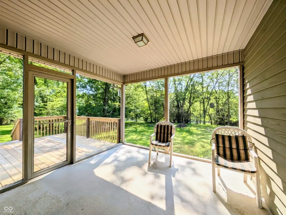 18402 E Redbud Court Hope, IN 47246