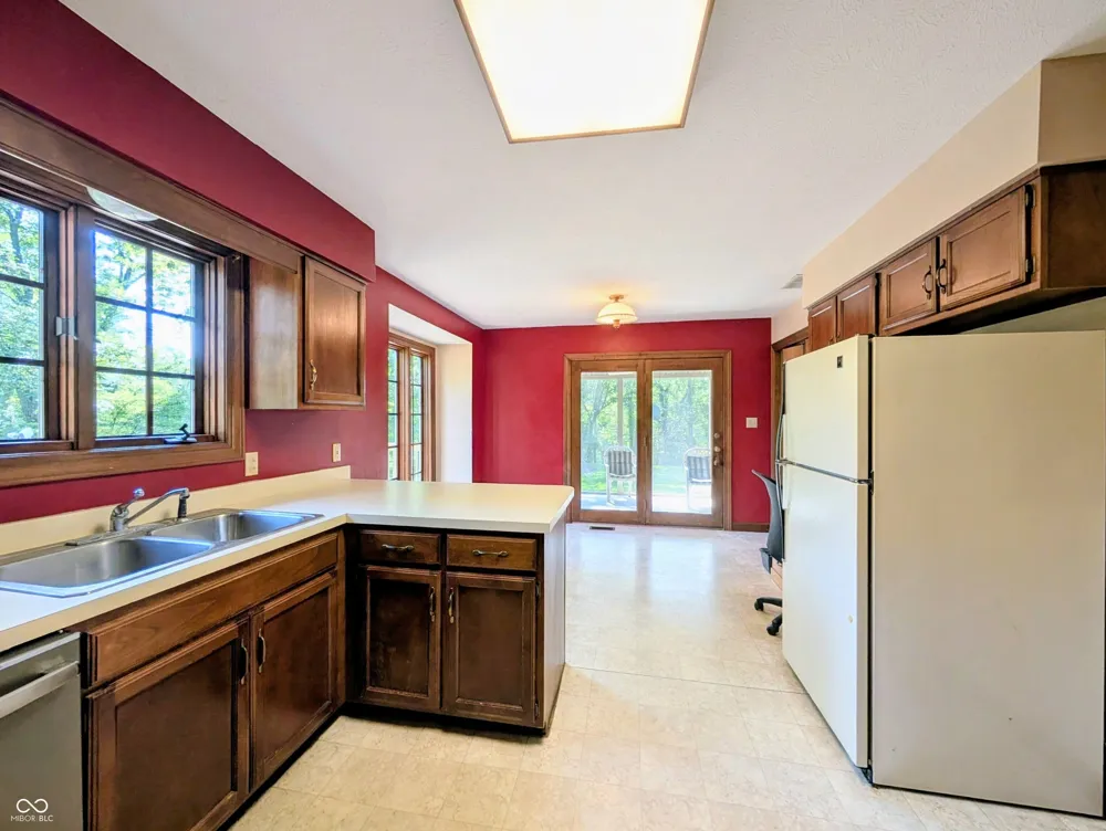 18402 E Redbud Court Hope, IN 47246
