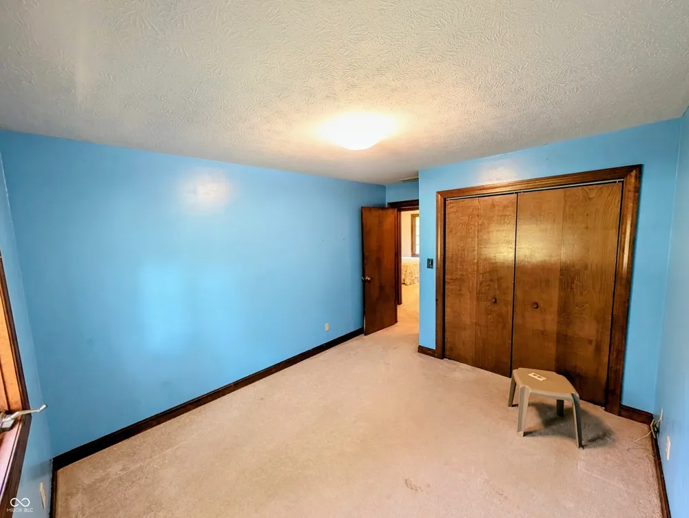 18402 E Redbud Court Hope, IN 47246