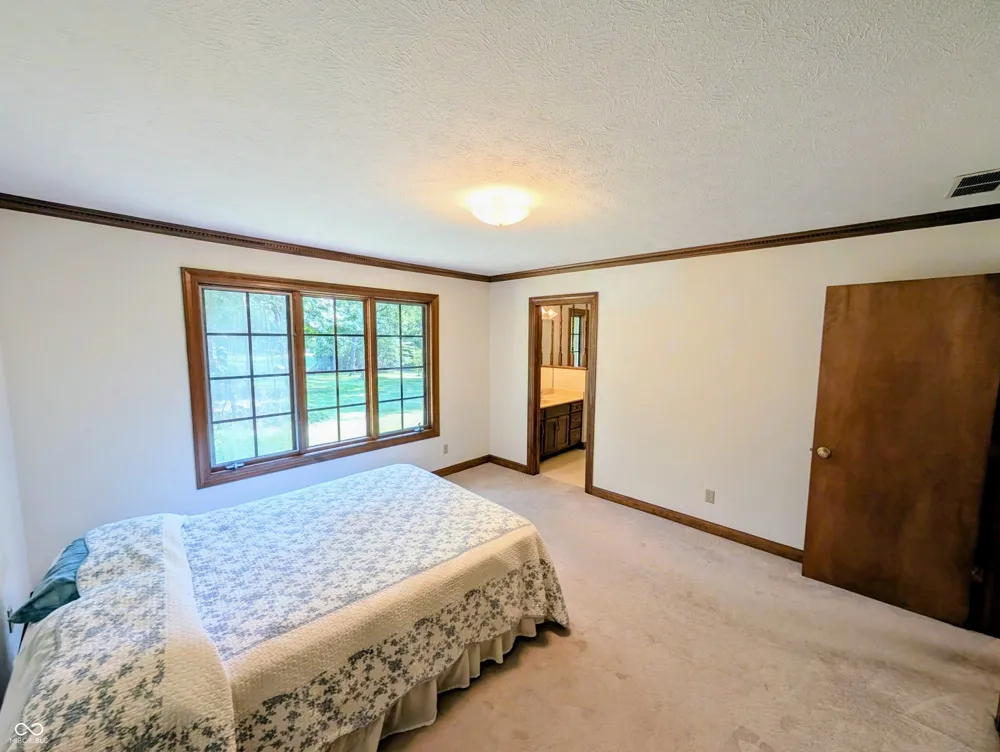 18402 E Redbud Court Hope, IN 47246