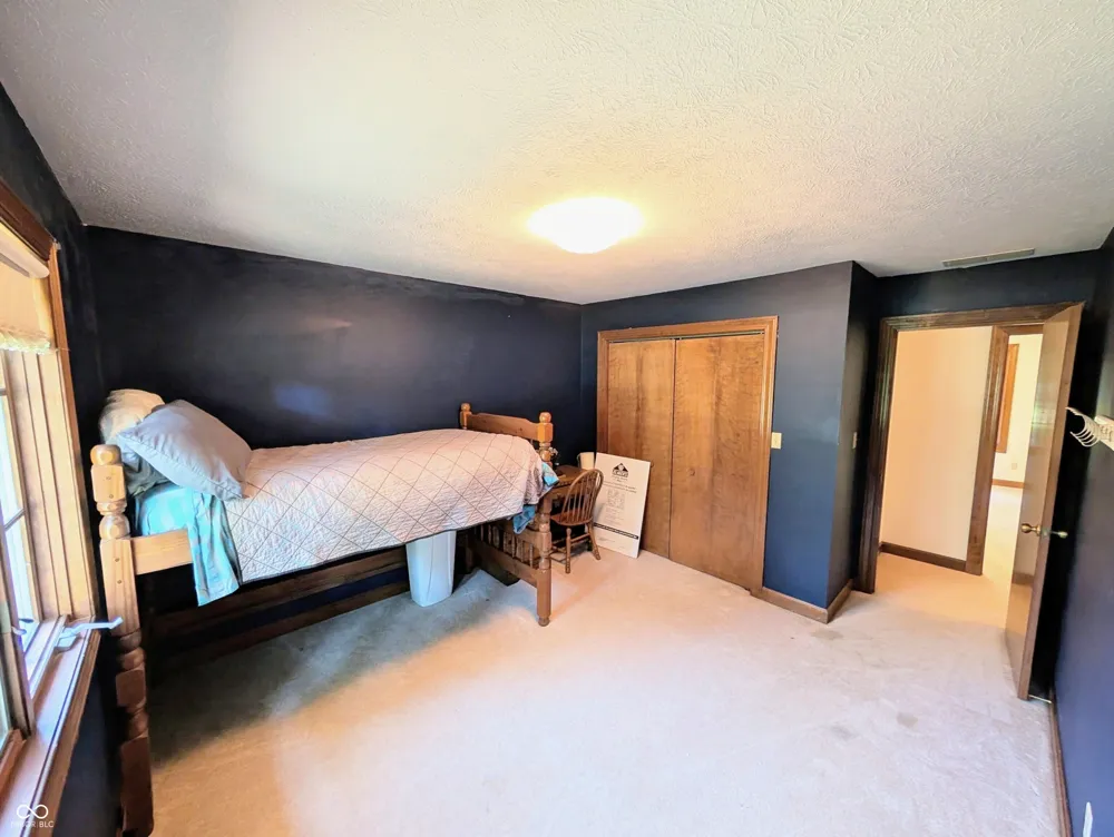 18402 E Redbud Court Hope, IN 47246