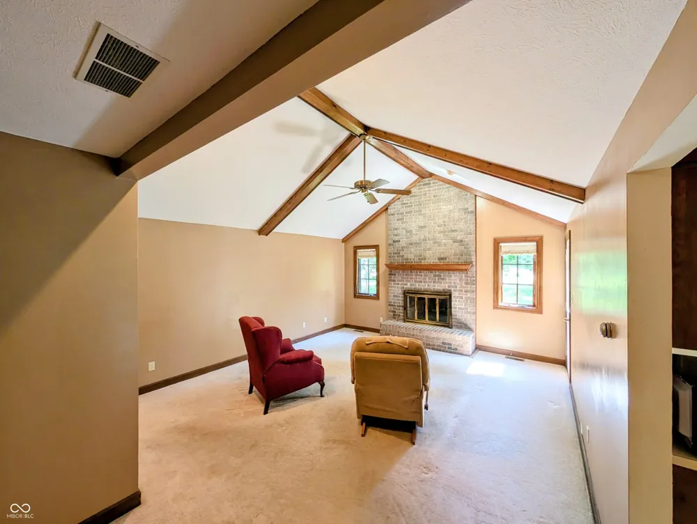 18402 E Redbud Court Hope, IN 47246