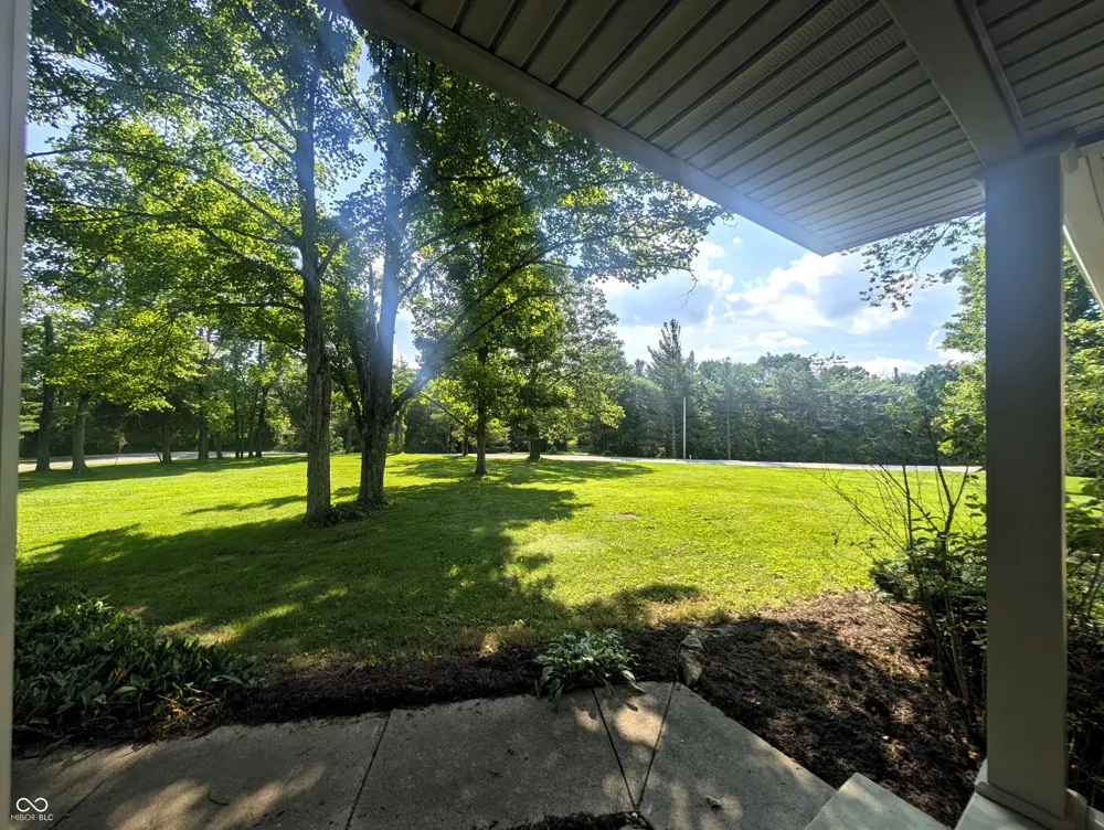 18402 E Redbud Court Hope, IN 47246