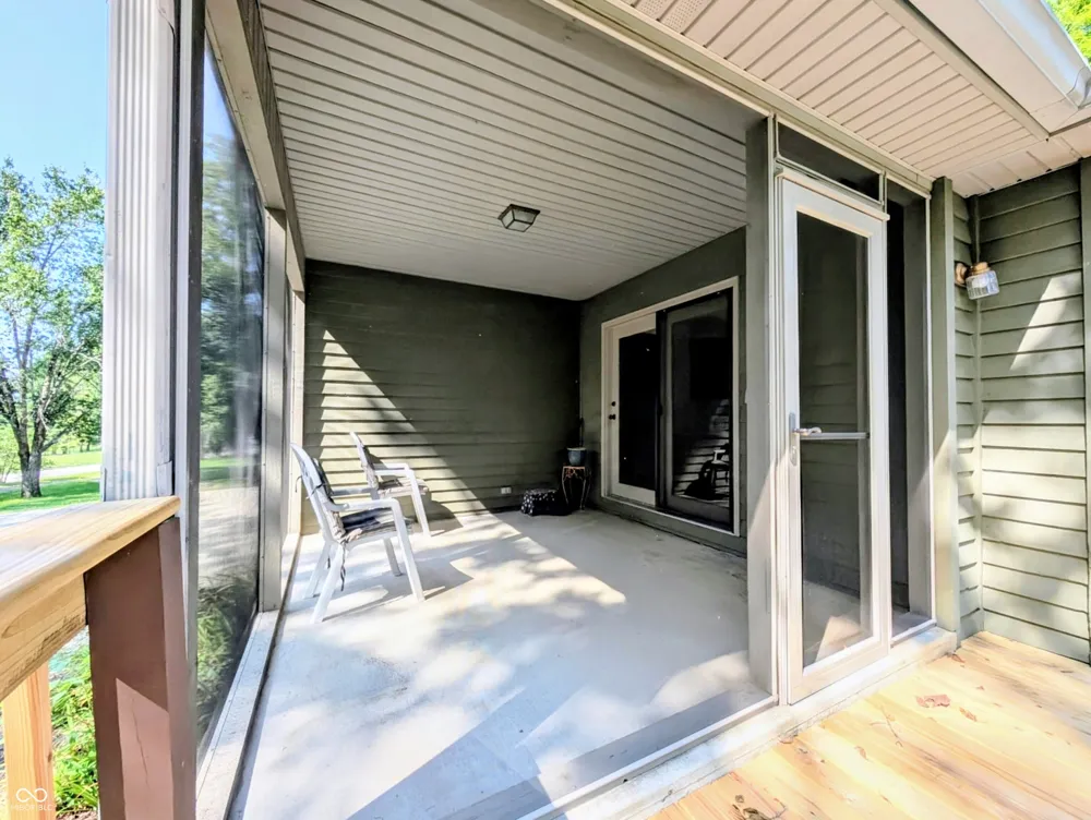 18402 E Redbud Court Hope, IN 47246