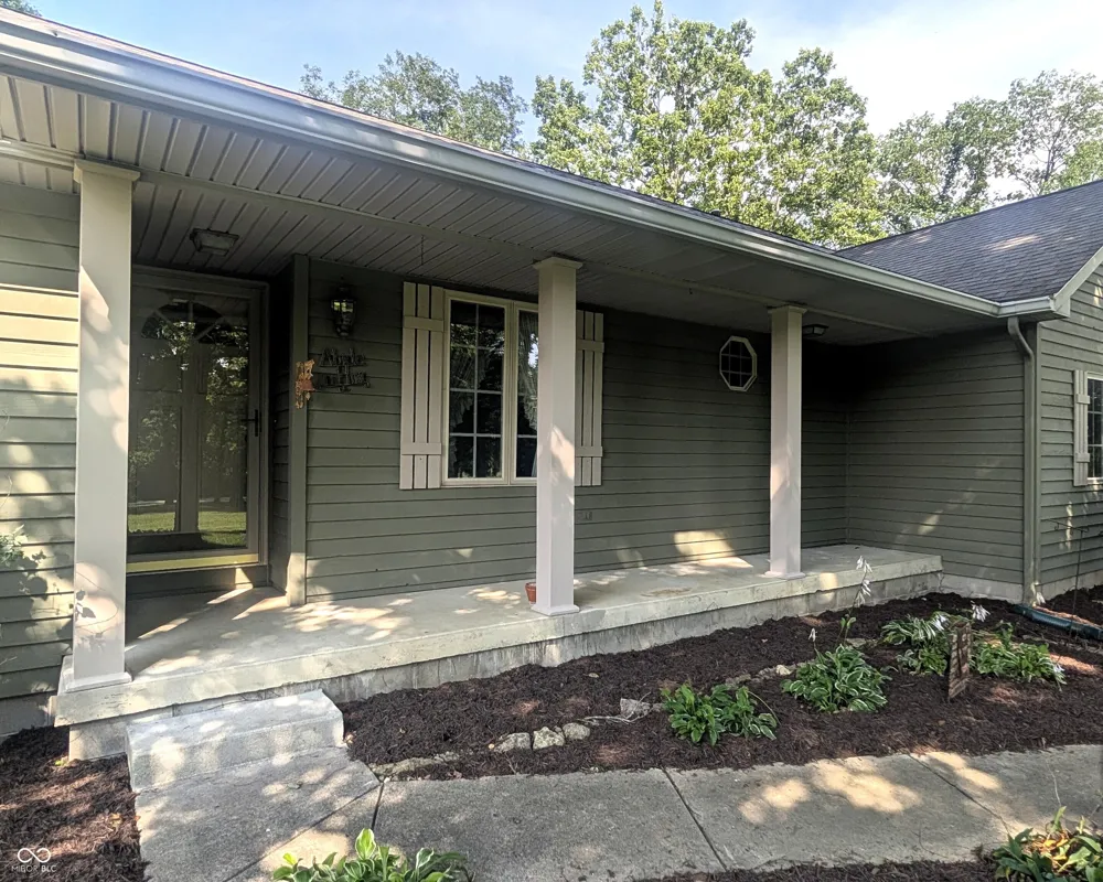 18402 E Redbud Court Hope, IN 47246