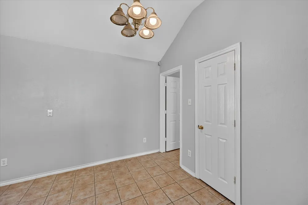 352 Mesquite Hill Drive Arlington, TX 76002