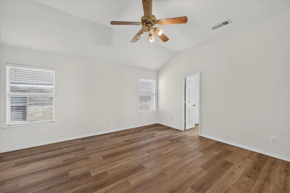 352 Mesquite Hill Drive Arlington, TX 76002