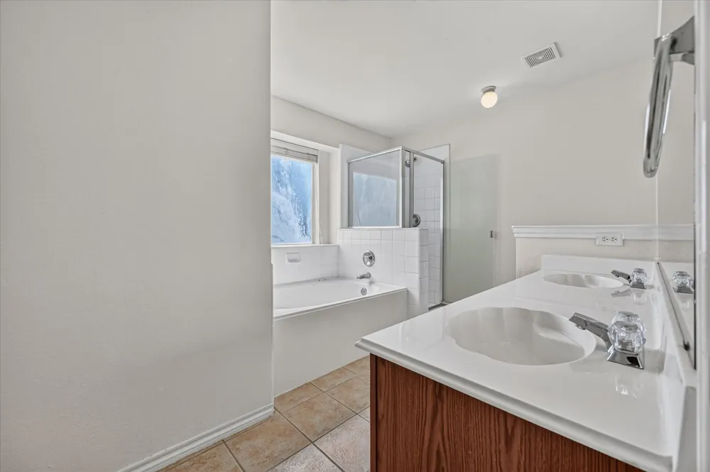 352 Mesquite Hill Drive Arlington, TX 76002