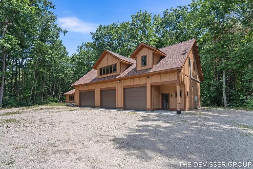 5837 Timber Bluff Trail Fennville, MI 49408