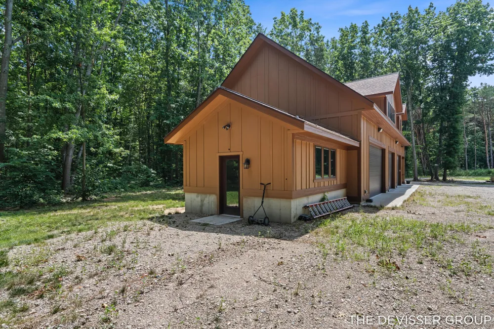 5837 Timber Bluff Trail Fennville, MI 49408